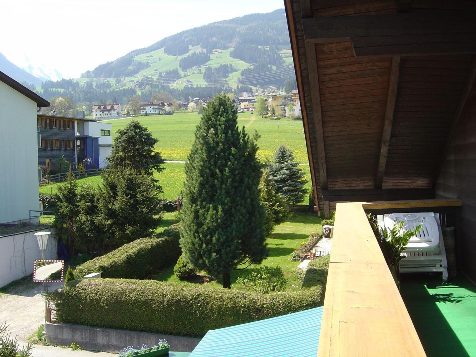 Apart Ritzl Fuegen Exterior photo